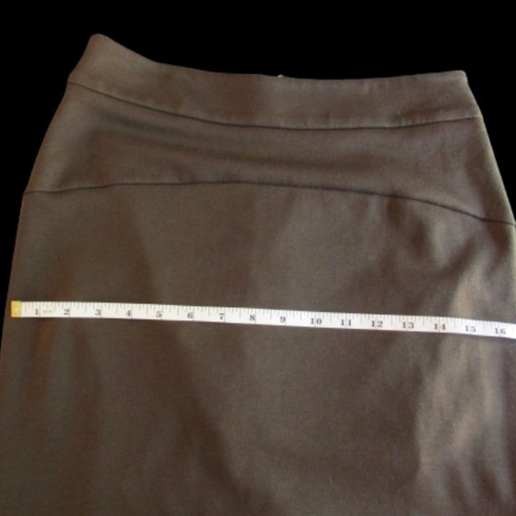 Michael Kors Brown Skirt, size 6. Back slit. Back zipper. - Picture 2 of 5